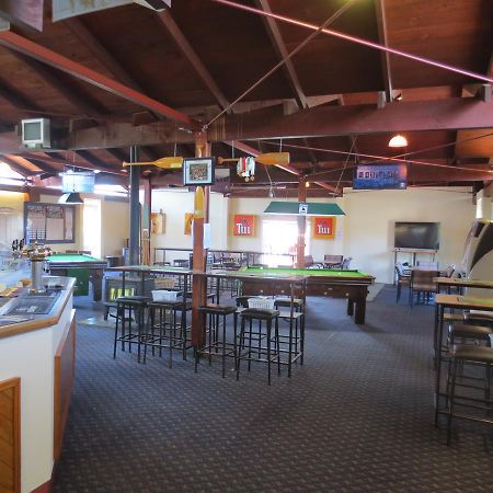 Empire Hotel Featherston 外观 照片